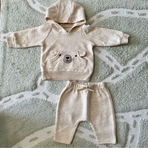 Carter’s Quilted Bear Hoodie and Sweatpants Set in Cream - 3 Months